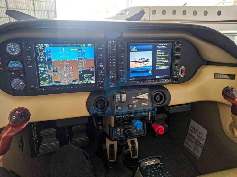 Avionics suite of a 2008 Cessna AIRCRAFT CORVALIS TT LC41-550FG.