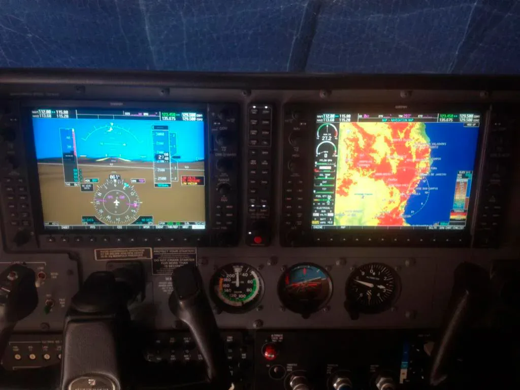 Avionics suite of a 2010 Cessna T206H Stationair.