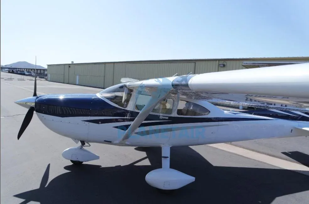 Exterior view of a 2006 Cessna TURBO 182T SKYLANE.