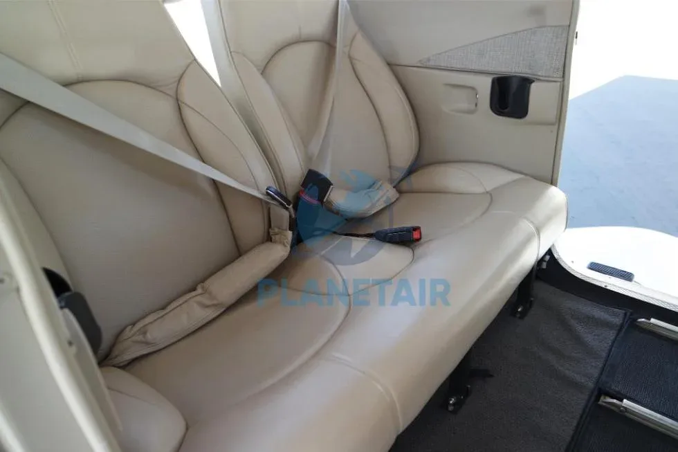 Cabin interior of a 2006 Cessna TURBO 182T SKYLANE.