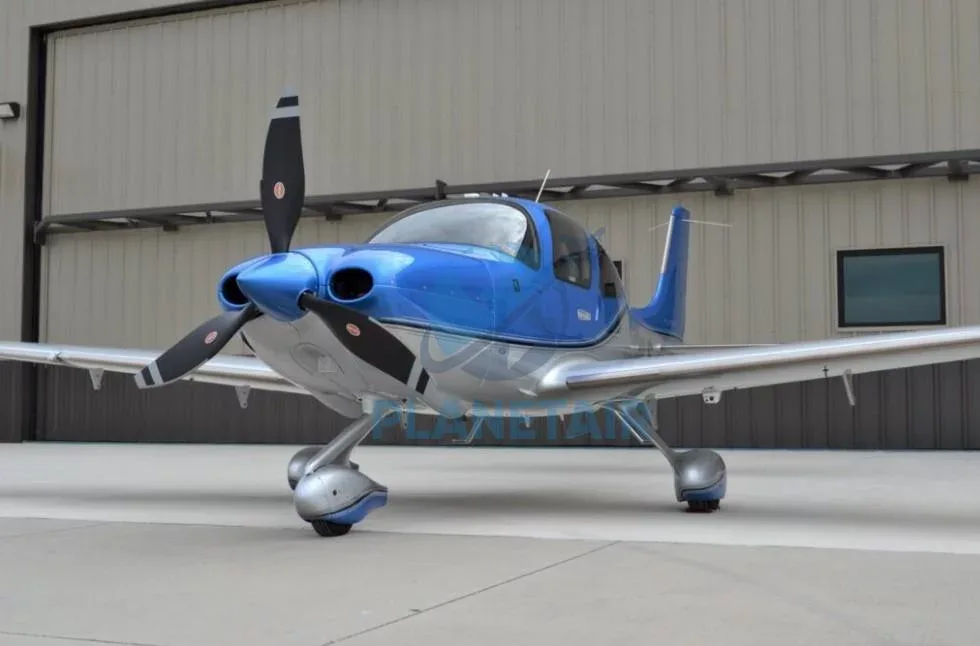 Exterior view of a 2019 Cirrus SR22T G6 GTS.