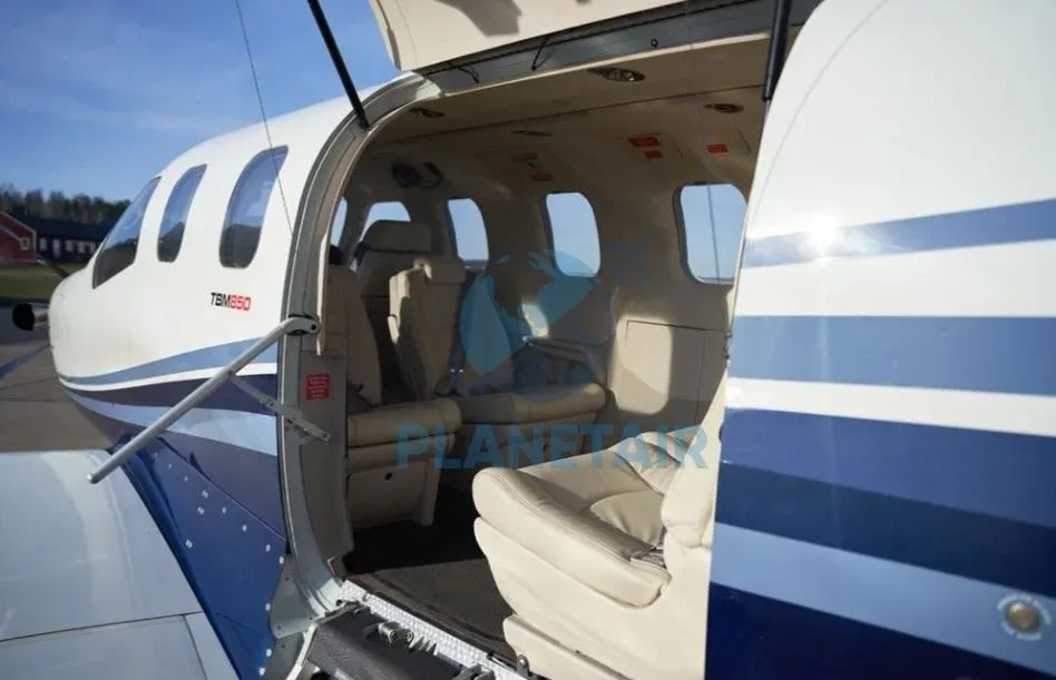 Cabin interior of a 2010 Daher Socata TBM850.