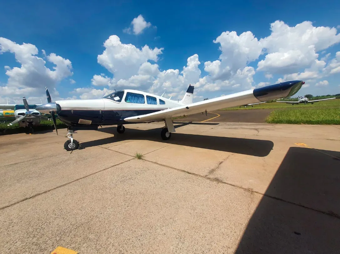 Exterior view of a 1976 Embraer Corisco Aspirado.