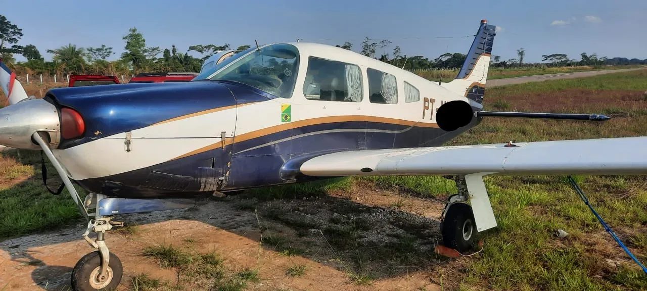 Exterior view of a 1976 Embraer Corisco Aspirado.