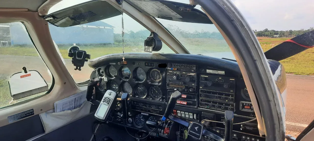 Cockpit and instrument panel of a 1976 Embraer Corisco Aspirado.