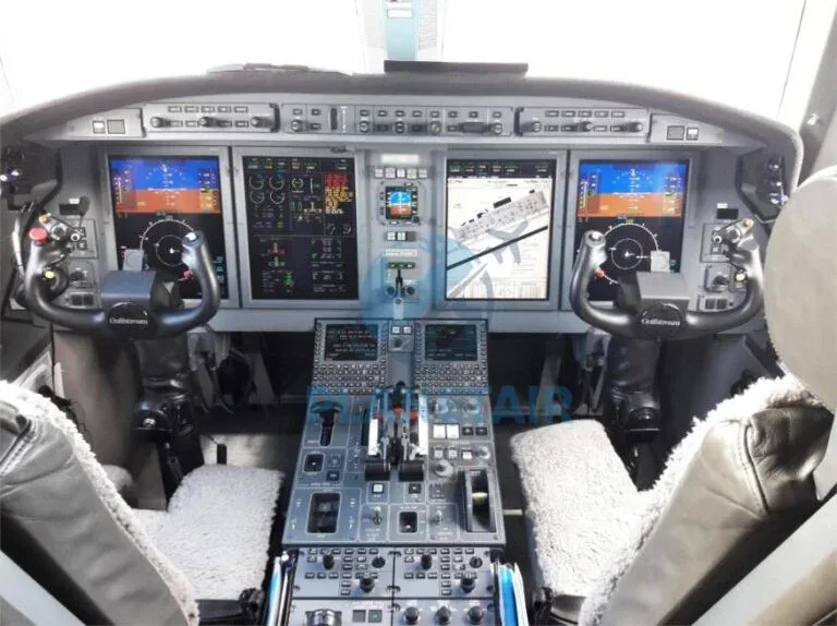 Cockpit and instrument panel of a 2011 Gulfstream G150.
