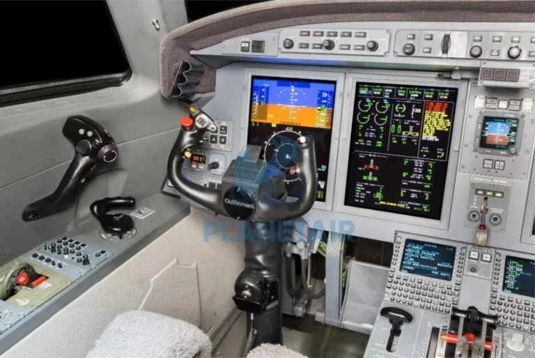 Cockpit and instrument panel of a 2015 Gulfstream G150.