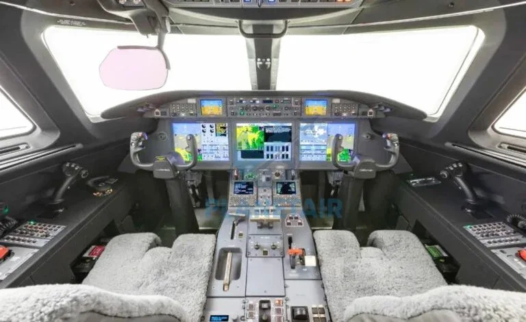 Cockpit and instrument panel of a 2019 Gulfstream G280.