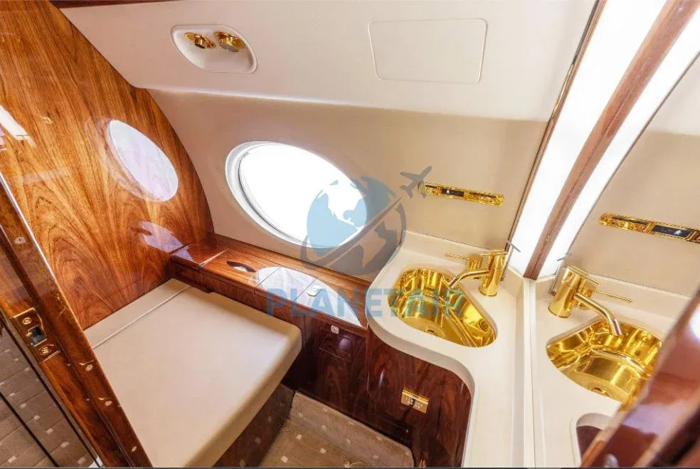 Cabin interior of a 2011 Gulfstream G550.