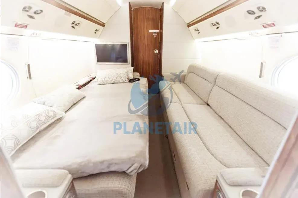 Cabin interior of a 2001 Gulfstream GV.