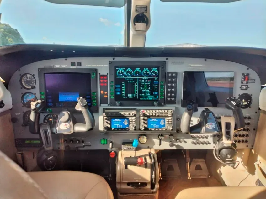 Avionics suite of a 2008 Piper Aircraft Matrix PA-46R-350T.