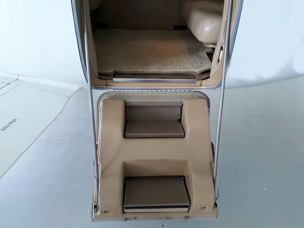Cabin interior of a 2008 Piper Aircraft Matrix PA-46R-350T.