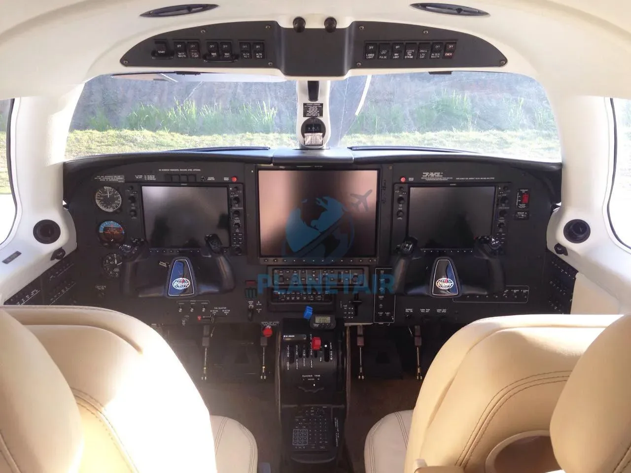 Cockpit and instrument panel of a 2013 Piper Aircraft Matrix PA-46R-350T.