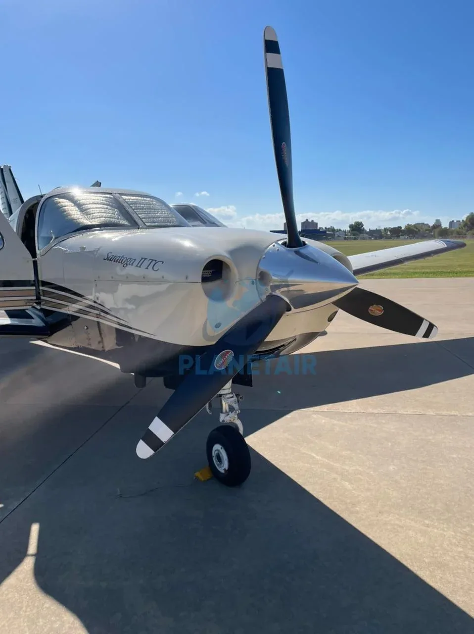 Exterior view of a 2005 Piper AIRCRAFT Saratoga II TC PA-32R-301T.