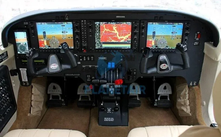 Cockpit and instrument panel of a 2013 Piper Aircraft Seneca V PA-34-220T.