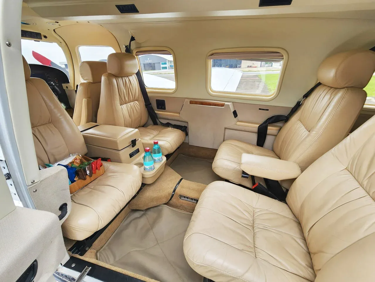 Cabin interior of a 2013 Piper Aircraft Seneca V PA-34-220T.