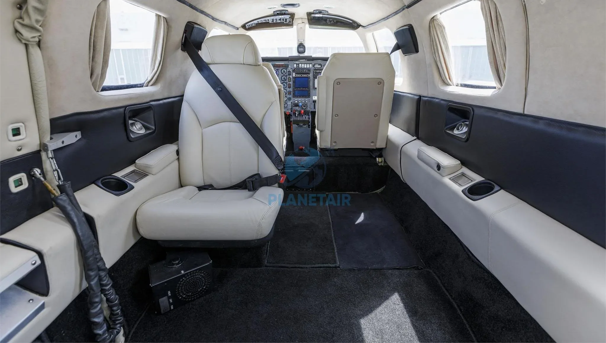 Cabin interior of a 1986 Piper JETPROP DL PA-46.