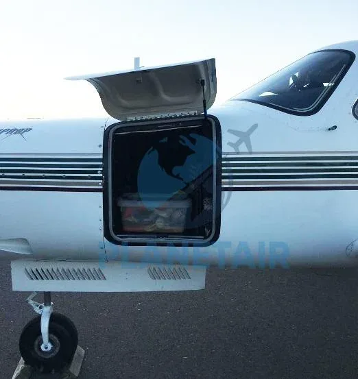 Exterior view of a 1995 Piper JETPROP DL PA-46.