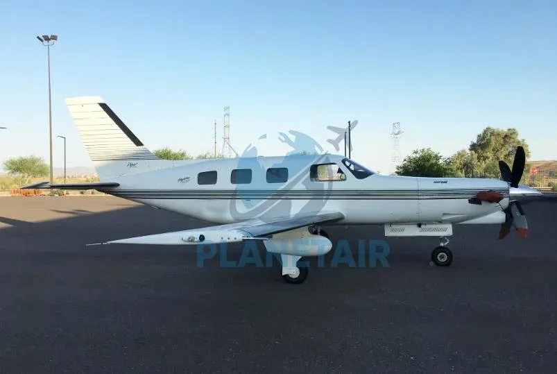 Exterior view of a 1995 Piper JETPROP DL PA-46.