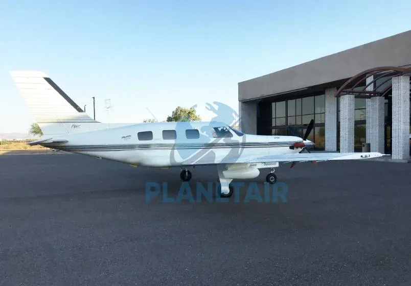 Exterior view of a 1995 Piper JETPROP DL PA-46.