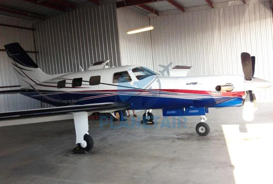 Exterior view of a 1987 Piper JETPROP DLX PA-46.