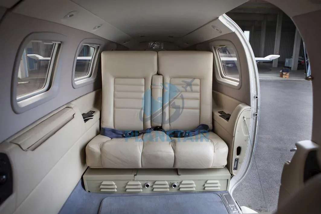 Cabin interior of a 1995 Piper JETPROP DLX PA-46.