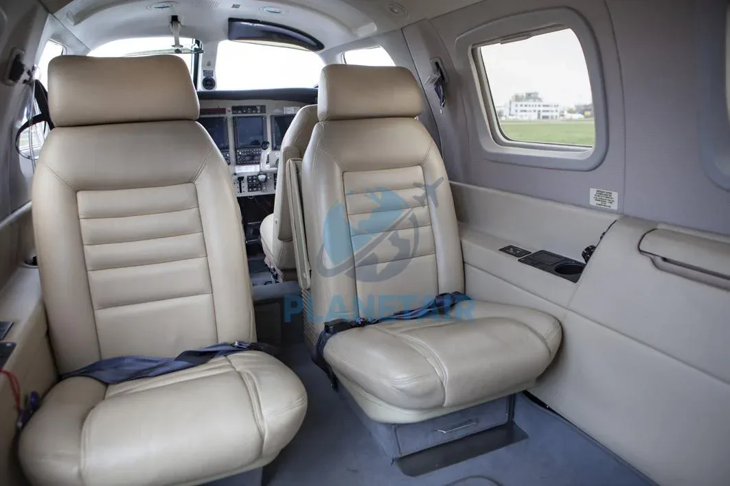 Cabin interior of a 1995 Piper JETPROP DLX PA-46.