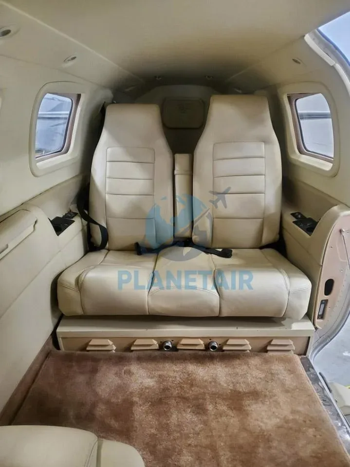 Cabin interior of a 1999 Piper Jetprop DLX PA-46.