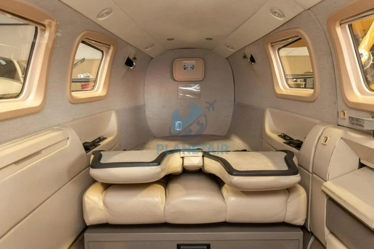 Cabin interior of a 1999 Piper Jetprop DLX PA-46.