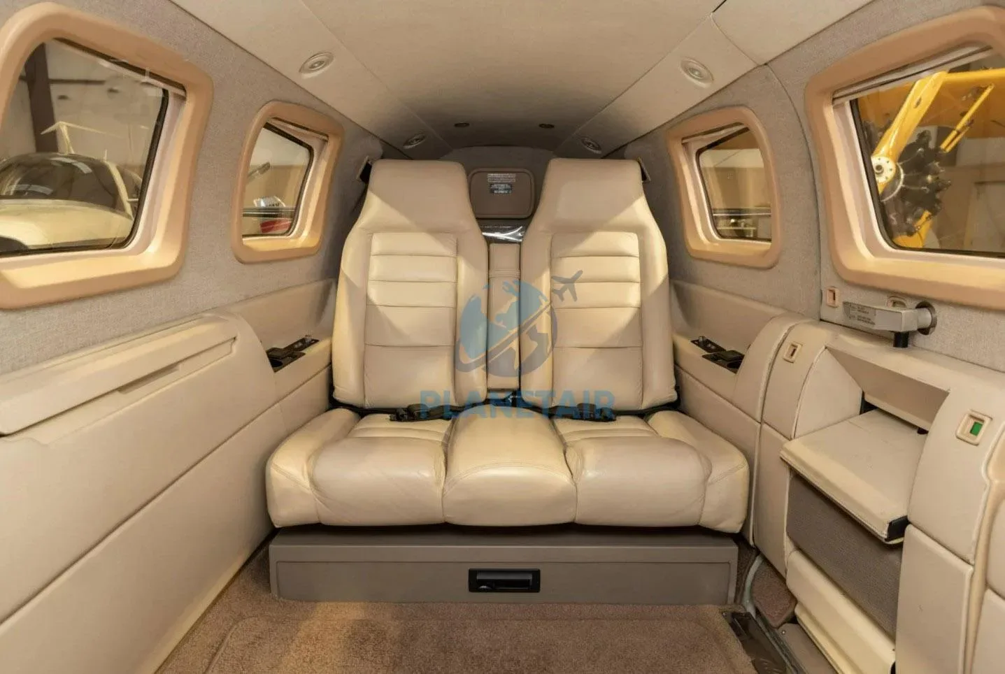 Cabin interior of a 1999 Piper Jetprop DLX PA-46.