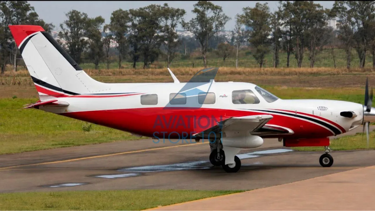 Exterior view of a 2003 Piper JETPROP DLX PA-46.