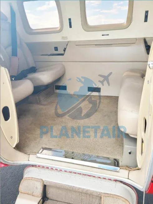 Cabin interior of a 2006 Piper JETPROP DLX PA-46.