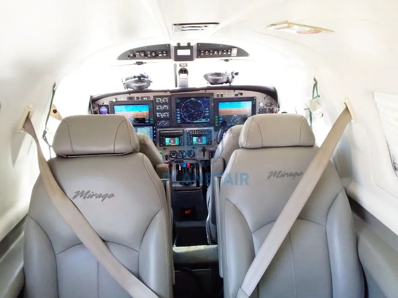 Cabin interior of a 2008 Piper JETPROP DLX PA-46.