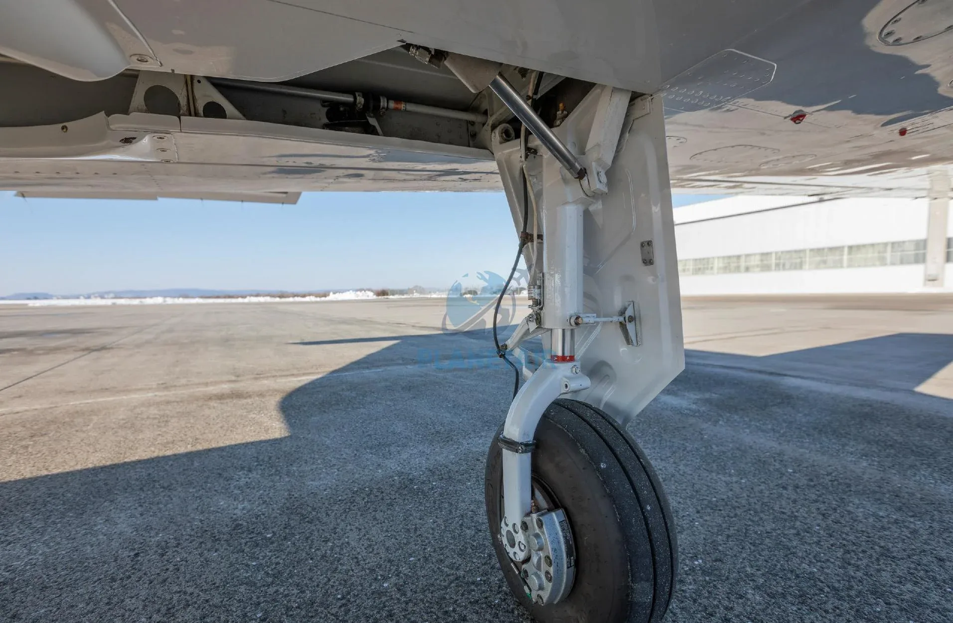 Exterior view of a 2008 Piper JETPROP DLX PA-46.