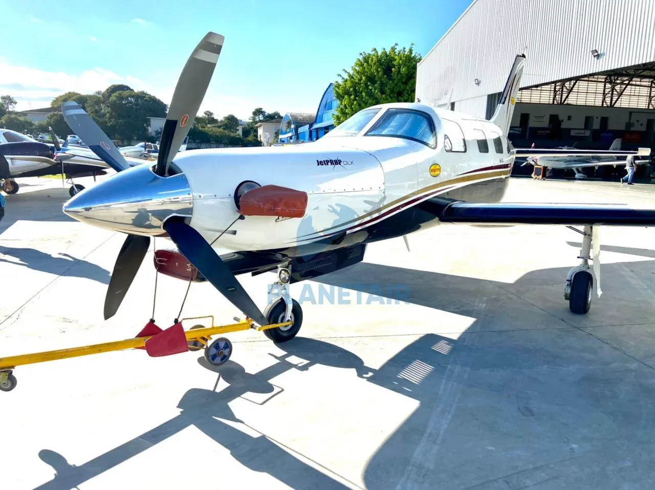 Exterior view of a 2013 Piper JETPROP DLX PA-46.