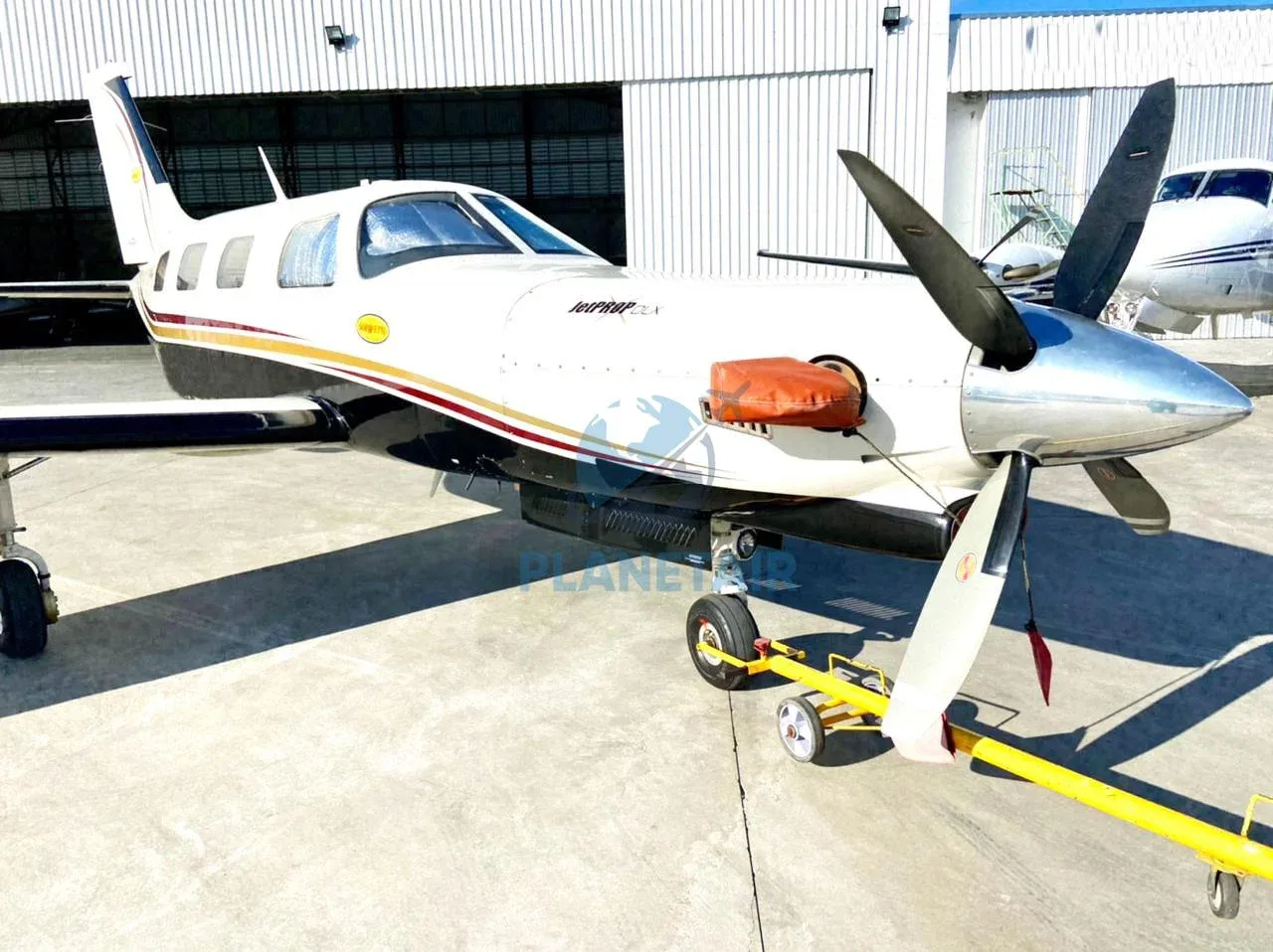 Exterior view of a 2013 Piper JETPROP DLX PA-46.