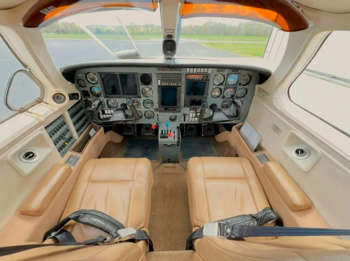 Cabin interior of a 1985 Piper Malibu Mirage PA-46-350P.