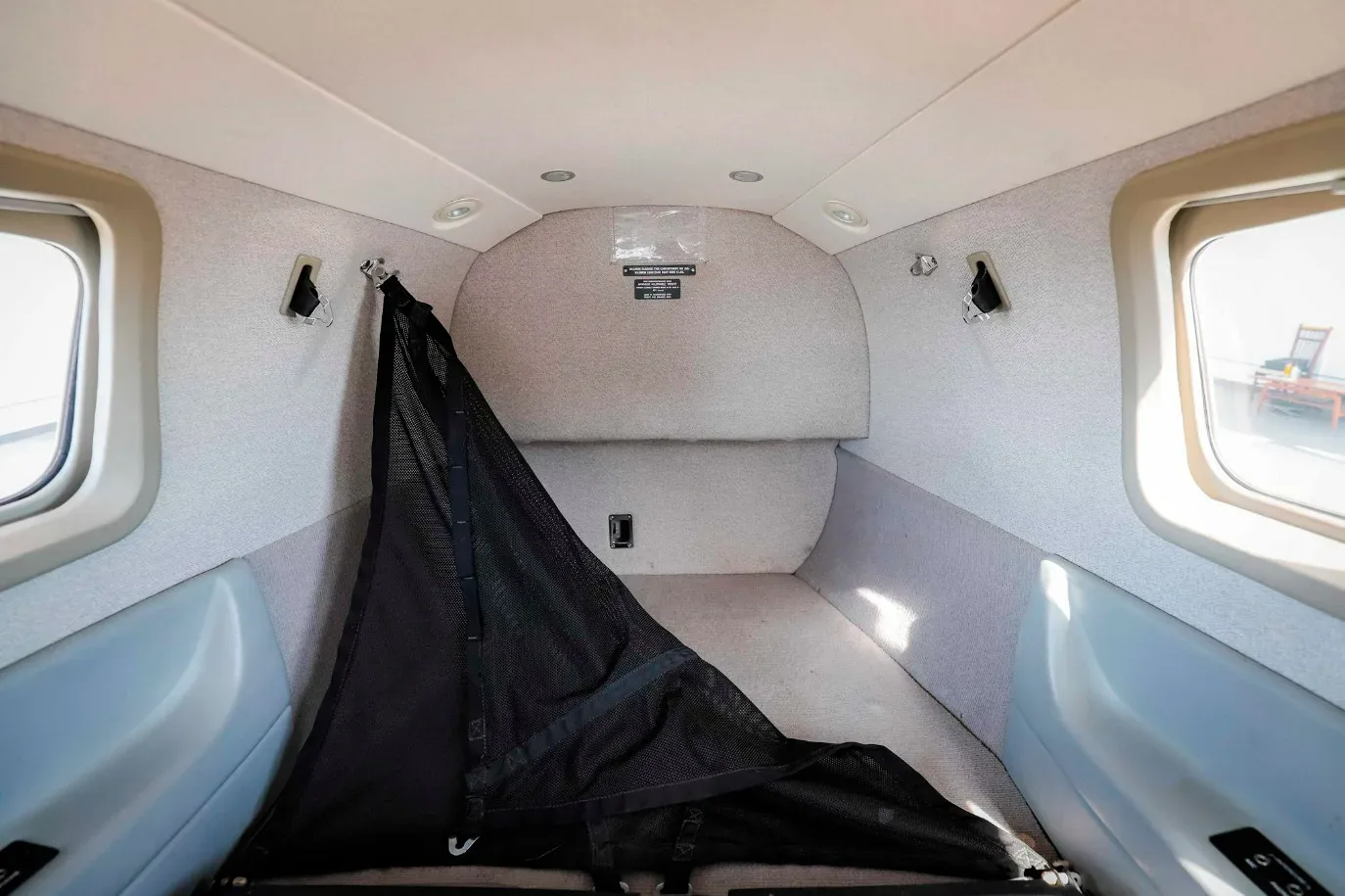 Cabin interior of a 1998 Piper Malibu Mirage PA-46-350P.
