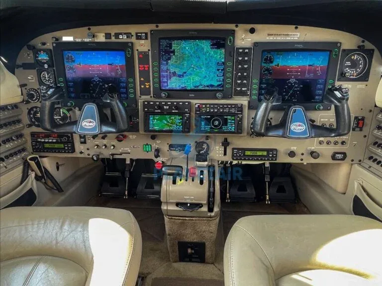 Avionics suite of a 2006 Piper Malibu Mirage PA-46-350P.