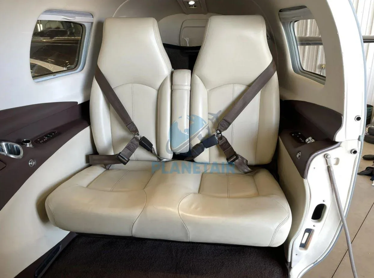 Cabin interior of a 2015 Piper MERIDIAN M500 PA-46-500TP.