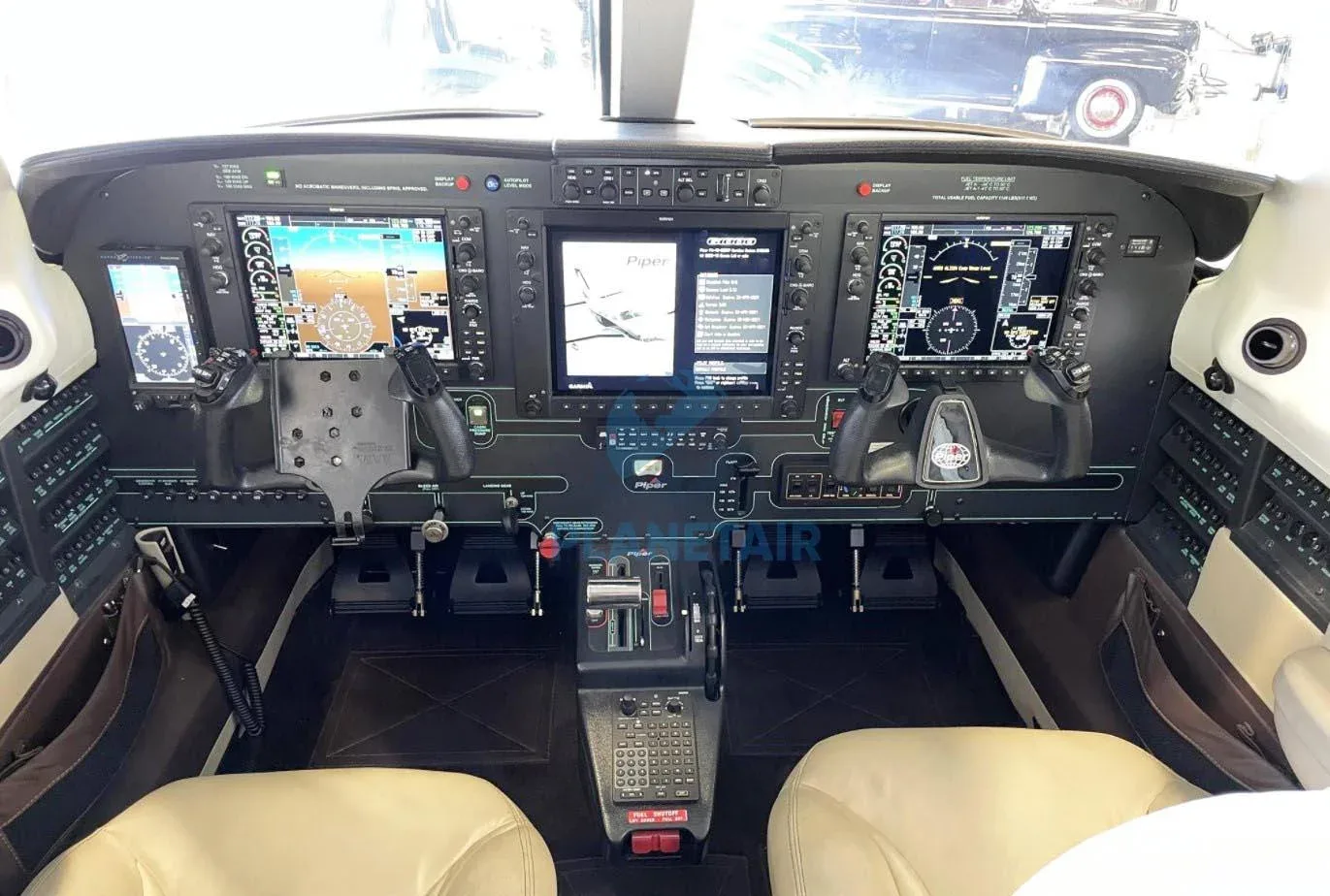 Cockpit and instrument panel of a 2015 Piper MERIDIAN M500 PA-46-500TP.