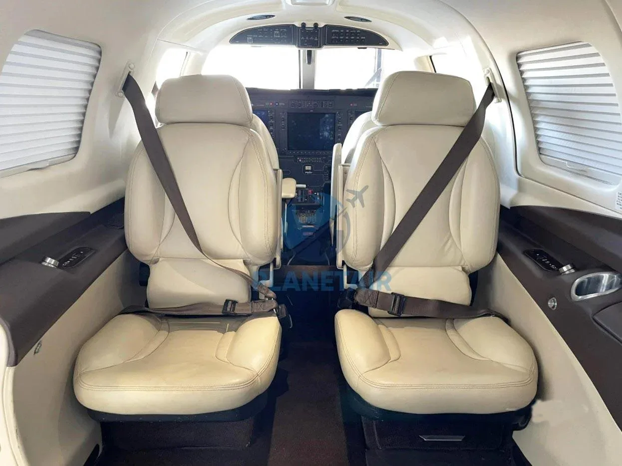 Cabin interior of a 2015 Piper MERIDIAN M500 PA-46-500TP.