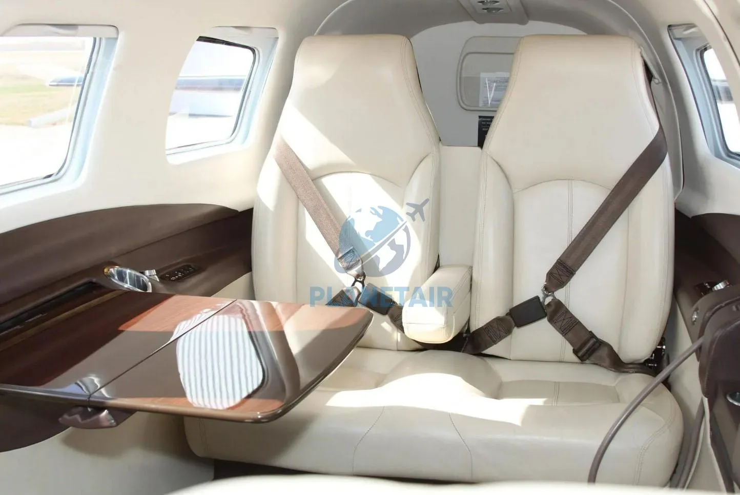 Cabin interior of a 2015 Piper MERIDIAN M500 PA-46-500TP.