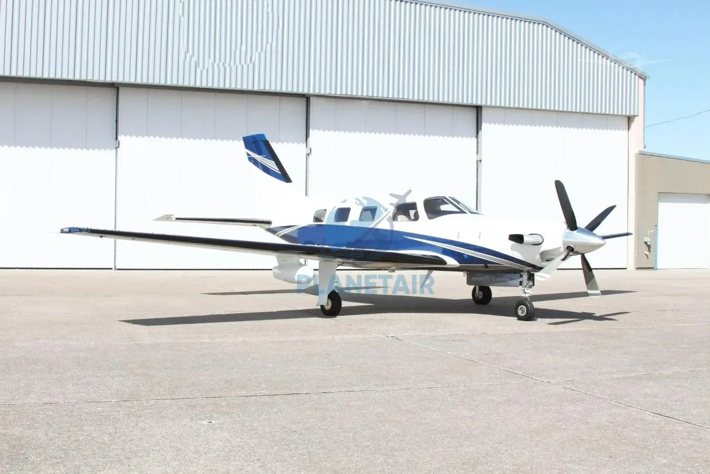 Exterior view of a 2015 Piper MERIDIAN M500 PA-46-500TP.
