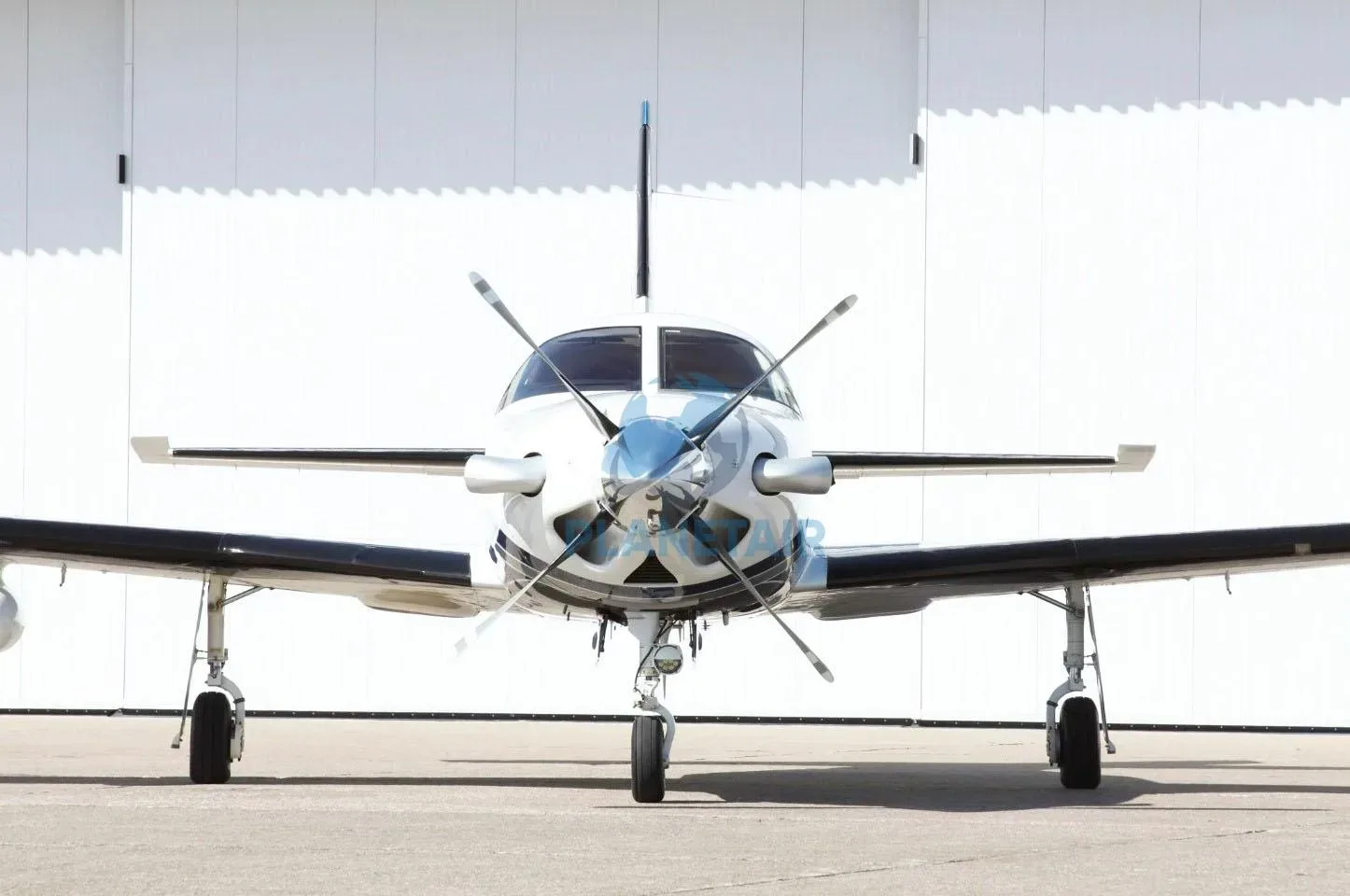 Exterior view of a 2015 Piper MERIDIAN M500 PA-46-500TP.