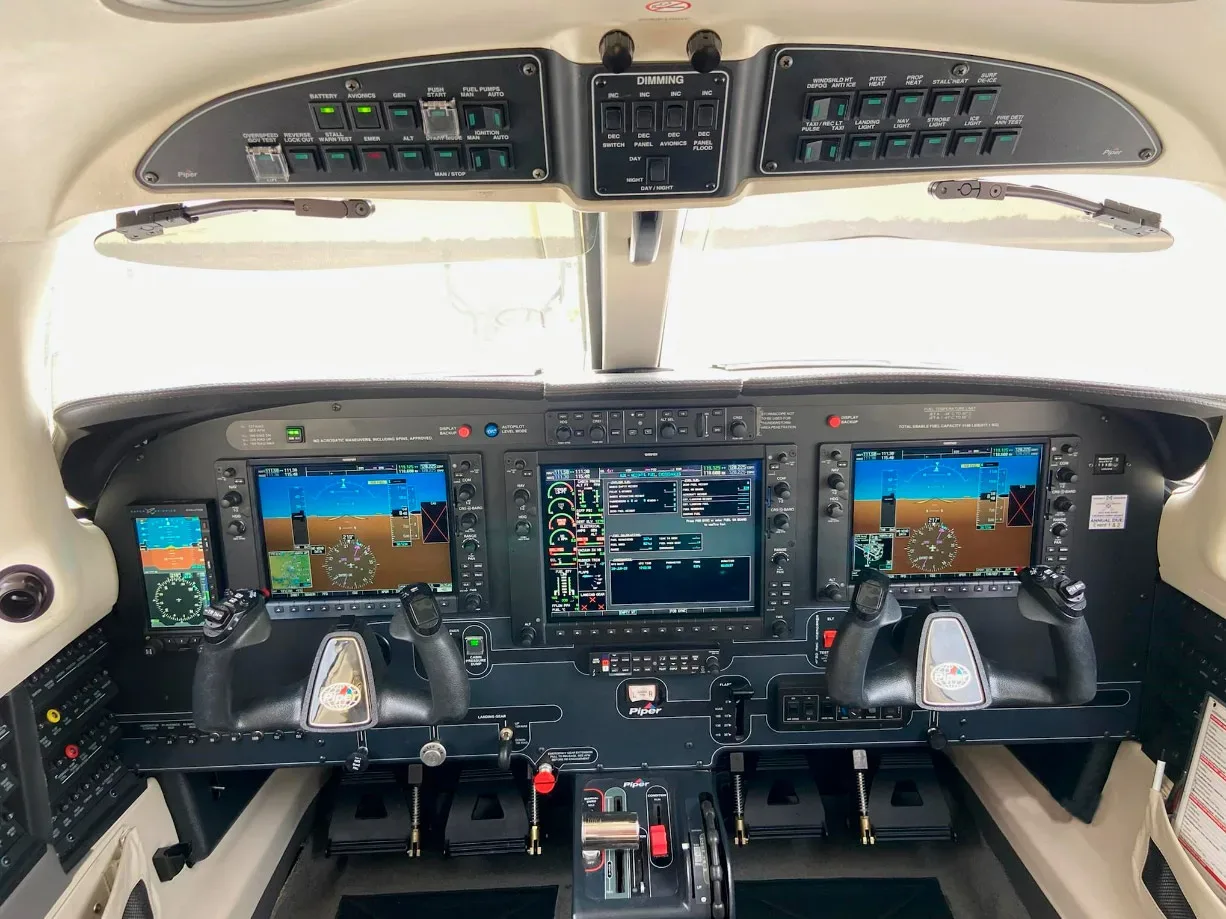 Avionics suite of a 2016 Piper MERIDIAN M500 PA-46-500TP.