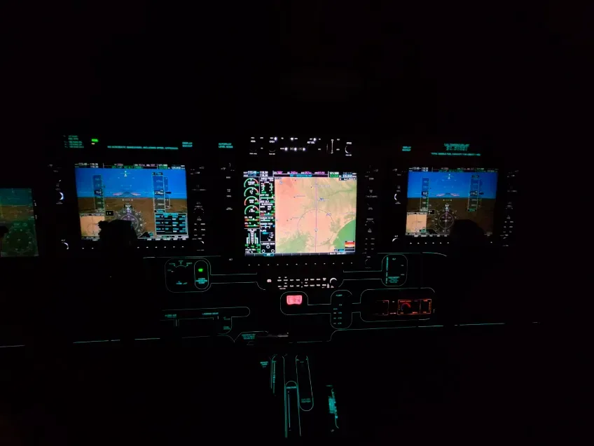 Avionics suite of a 2016 Piper MERIDIAN M500 PA-46-500TP.
