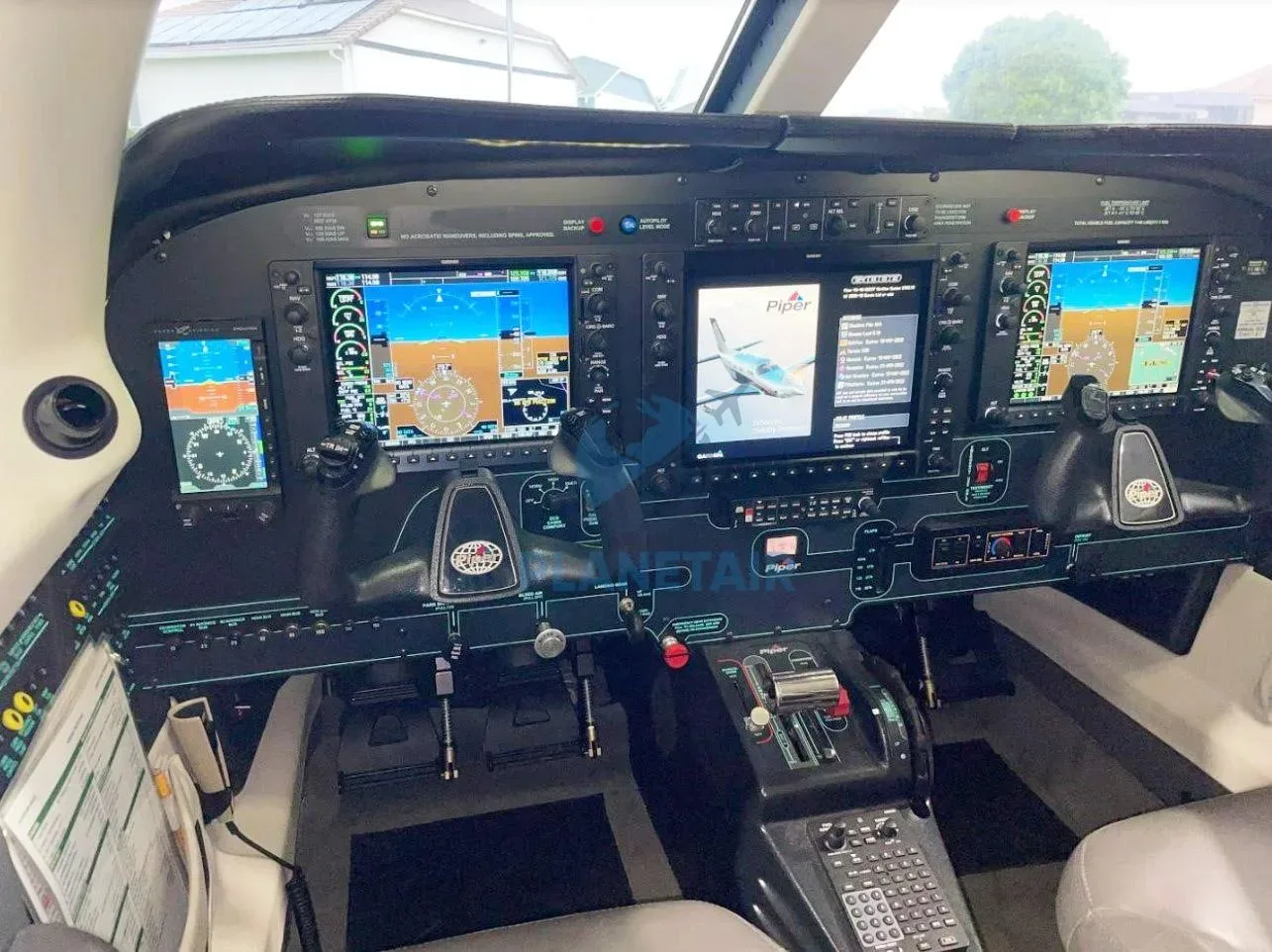 Cockpit and instrument panel of a 2016 Piper Meridian M500 PA-46-500TP.