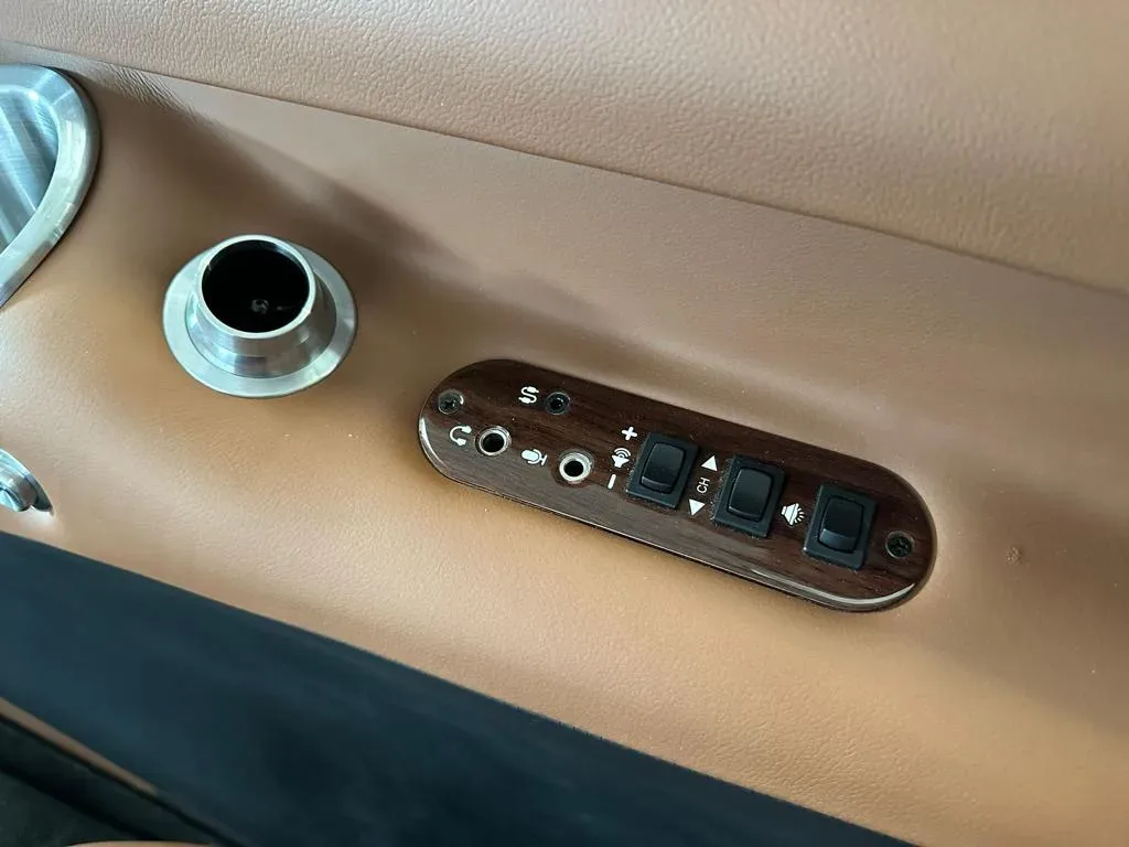 Cabin interior of a 2019 Piper MERIDIAN M500 PA-46-500TP.