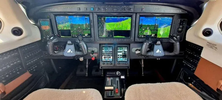 Cockpit and instrument panel of a 2020 Piper MERIDIAN M600 SLS PA-46-600TP.
